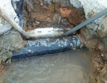 镜湖测漏水之水管漏水